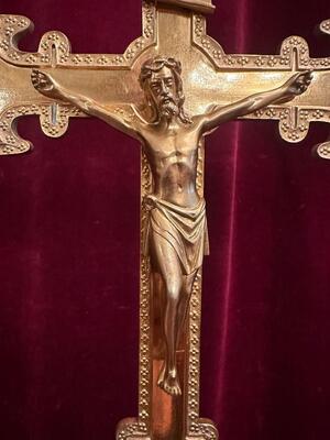 1 Gothic - style Altar - Cross