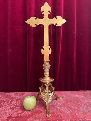 1 Gothic - style Altar - Cross