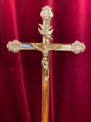1  Altar - Cross
