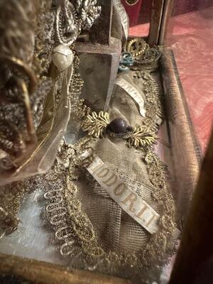 Altar - Reliquary With Nail ( Clavus ) Touched To Parts Of The Holy Cross. en Wood / Glass / Originally Sealed / Fabrics, Italy 18 th century ( Anno 1750 )
