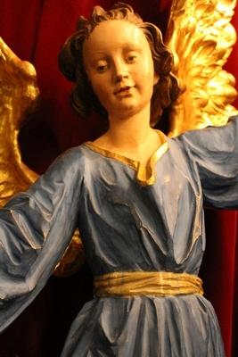 Angel en hand-carved wood polychrome, Southern Germany 20th century