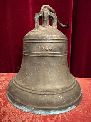 Antique Church Bell. en Bronze, France 19 th century ( Anno 1844 )