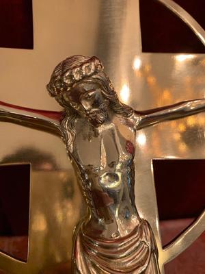 Altar - Cross style ART - DECO en Brass / Bronze / Polished and Varnished, Dutch 20th century (Anno 1930)