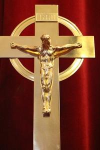 Altar - Cross style ART - DECO en Brass / Polished / New Varnished, Belgium 20th century (Anno 1930)