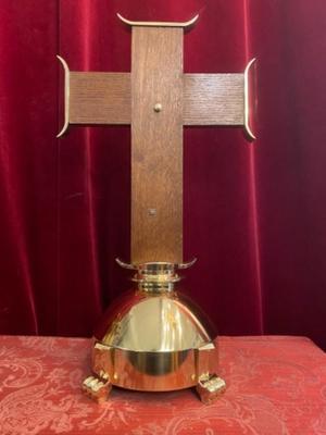 Altar - Cross style ART - DECO en Bronze / Polished and Varnished / Oak Wood, Dutch 20 th century ( Anno 1930 )