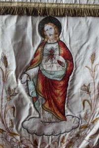 Banner Sacred Heart en hand embroidered, Dutch 19th century