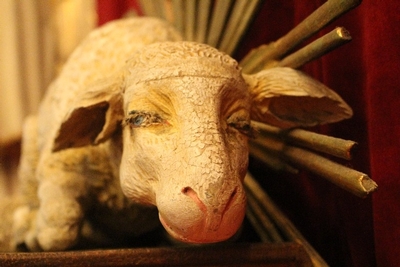 Apocalyptic Lamb style baroque en fully hand-carved wood / polychrome , Southern Germany Early 18th Century ( 1740 )