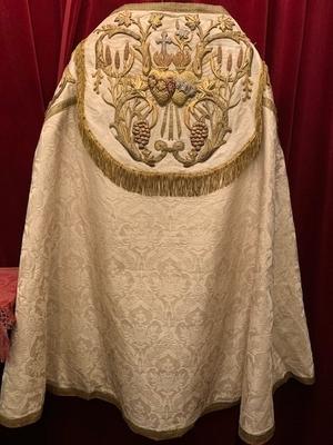 Exceptional Cope style Baroque en hand embroidered, Belgium