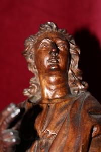 High Quality Statue Of St. John Evangelist style baroque en hand-carved wood, Lime Tree, Belgium 17 th century