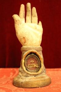 Reliquary - Arm. Relic St. Catharina style Baroque en wood polychrome, Italy 17 th century