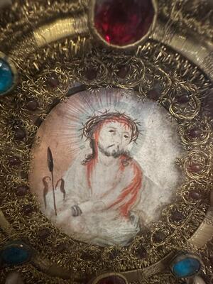Devotional Imagination Of Christ At The Columna Flagellis. Exceptional Monastery Handwork style Baroque - Style en Hand - Painted / Brocade / Stones / Framed Wood / Glass, Austria 17 th - 18 th century