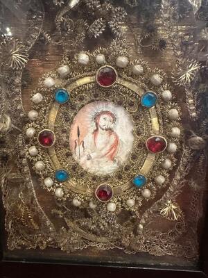 Devotional Imagination Of Christ At The Columna Flagellis. Exceptional Monastery Handwork style Baroque - Style en Hand - Painted / Brocade / Stones / Framed Wood / Glass, Austria 17 th - 18 th century