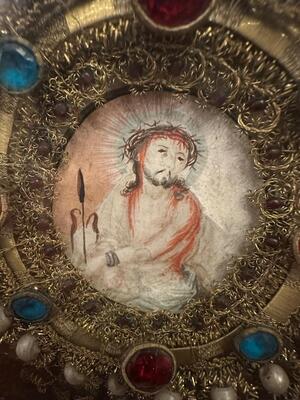 Devotional Imagination Of Christ At The Columna Flagellis. Exceptional Monastery Handwork style Baroque - Style en Hand - Painted / Brocade / Stones / Framed Wood / Glass, Austria 17 th - 18 th century