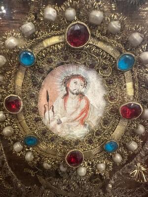 Devotional Imagination Of Christ At The Columna Flagellis. Exceptional Monastery Handwork style Baroque - Style en Hand - Painted / Brocade / Stones / Framed Wood / Glass, Austria 17 th - 18 th century