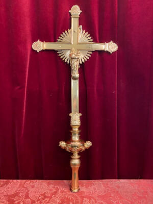Exceptional Large Double Sided Procession Cross style Baroque - Style en Brass / Bronze / Polished and Varnished, Belgium  19 th century ( Anno 1865 )