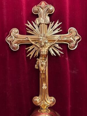 Exceptional Processional Cross style Baroque - Style en Brass / Bronze / Polished and Varnished, Antwerp - Belgium 18 th century ( Anno 1745 )