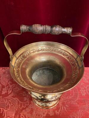 Holy Water Holder style Baroque - Style en Brass / Bronze / Polished and Varnished, Belgium  19 th century ( Anno 1840 )