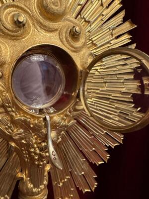 Monstrance With Original Case & Silver Lunula style Baroque - Style en Brass Gilt / Glass / Silver , France 19 th century ( Anno 1850 )