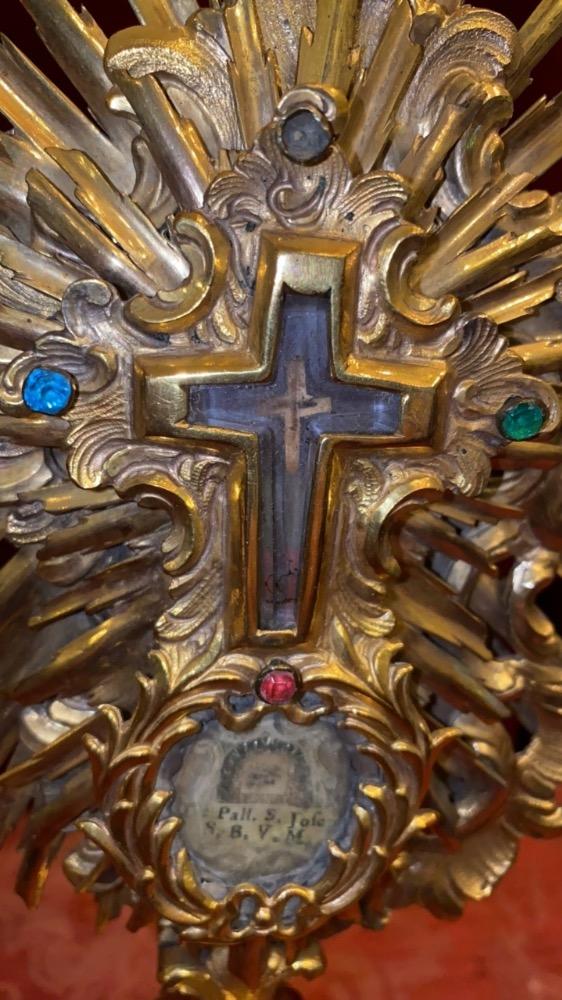 1 BAROQUE-STYLE Reliquary - Relic True Cross. Relic : Ex Pallio S. Joseph / S. B.V.M.