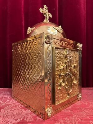 Tabernacle With Original Key style byzantine style en Brass / Bronze / Polished and Varnished, France 20 th century ( Anno 1930 )