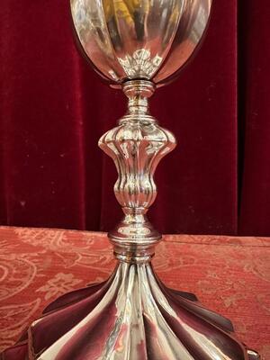 Chalice  en Full Bronze Polished and Varnished, Italy  19 th century ( Anno 1840 )