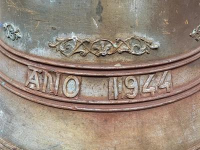 Church Bell Weight 115 Kgs en Bronze / Cast Iron , Italy  20 th century