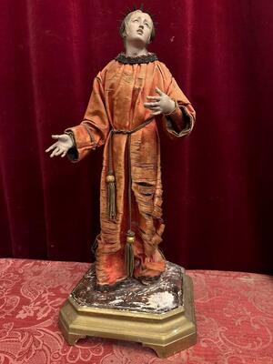 Neapolitan Sculpture St. Mary Under The Cross  style Classical - Style en High Quality Hand - Carving / Wood / Dressed / Fabrics / Glass Eyes, Naples - Italy  19 th century ( Anno 1860 )