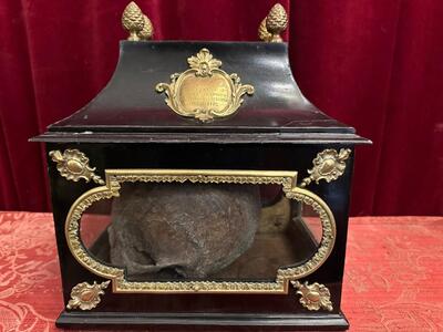 Exceptional Reliquary Relic St. Macra Of Reims V.M. Caput ( Skull ) style Classicistic en Wood / Brass / Bronze / Glass / Originally Sealed, France 18 th century ( Anno 1777 )