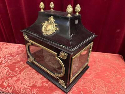 Exceptional Reliquary Relic St. Macra Of Reims V.M. Caput ( Skull ) style Classicistic en Wood / Brass / Bronze / Glass / Originally Sealed, France 18 th century ( Anno 1777 )