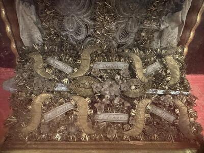 Reliquary Containing Nail Touched To The True Cross & Ex Ossibus Relics style Classicistic en Wood / Gilt / Glass / Fabrics / Fully - Handwork, Southern Germany 18 th century Anno (1775)