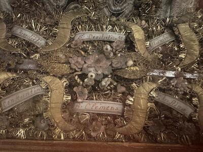 Reliquary Containing Nail Touched To The True Cross & Ex Ossibus Relics style Classicistic en Wood / Gilt / Glass / Fabrics / Fully - Handwork, Southern Germany 18 th century Anno (1775)