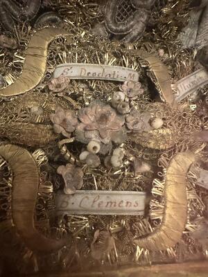 Reliquary Containing Nail Touched To The True Cross & Ex Ossibus Relics style Classicistic en Wood / Gilt / Glass / Fabrics / Fully - Handwork, Southern Germany 18 th century Anno (1775)