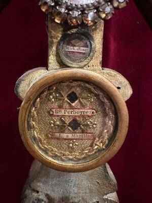 Reliquary Monstrance Containing Ex Ossibus Relics Of St. Gentius Of Monteux Multiple Relics Added At The Backside. style Classicistic en Wood / Glass / Cabochons ( Stones ), France 19 th century ( Anno 1855 )