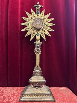 Reliquary Monstrance Containing Ex Ossibus Relics Of St. Gentius Of Monteux Multiple Relics Added At The Backside. style Classicistic en Wood / Glass / Cabochons ( Stones ), France 19 th century ( Anno 1855 )