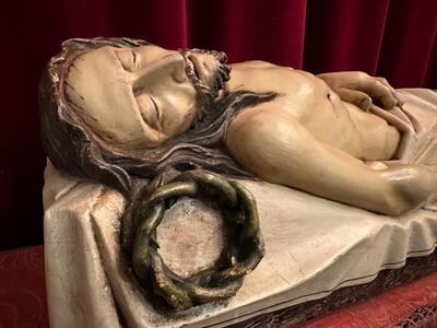 Dead Christ Statue  en Hand - Carved Wood  , Southern Germany 19 th century