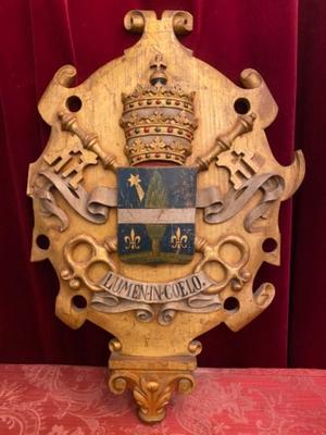 Double Sided Procession - Shield en Hand Carved Wood Painted, Belgium 19 th century