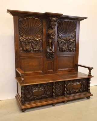Exceptional Hall Furniture en Oak wood, Belgium  19 th century