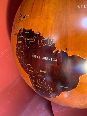 Globe en Wood / Brass, 20th century