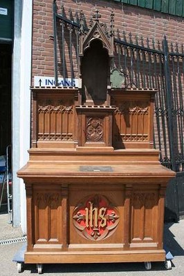 Altar style Gothic en Oak wood, Belgium 19 th century