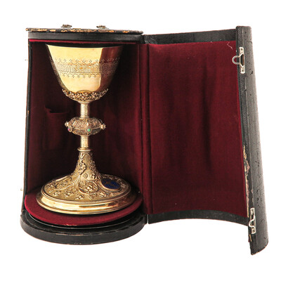 Chalice With Original Paten. By : Bourdon Gent Belgium style Gothic  en Silver Cuppa / Gilt / Stones / Enamel, Gent - Belgium 19th century