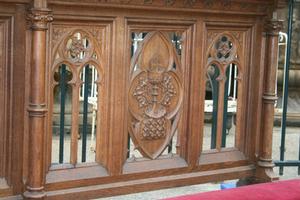 Communion - Kneeler style gothic en wood , Belgium 19th century