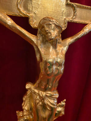 Altar - Cross style Gothic - style en Brass / Bronze / Polished and Varnished, Belgium  19 th century ( Anno 1890 )
