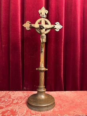 Altar - Cross style Gothic - Style en Wood Oak, Belgium  19 th century ( Anno 1885 )