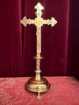 Altar - Cross style Gothic - Style en Brass / Bronze / Polished and Varnished, Belgium  19 th century