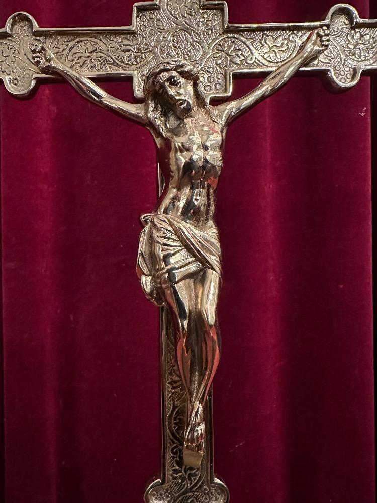 1 Gothic - Style Altar - Cross