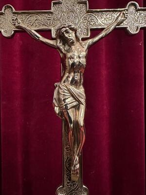 Altar - Cross style Gothic - Style en Bronze / Polished and Varnished, Belgium  19 th century ( Anno 1890 )