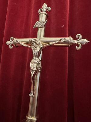Altar - Cross style Gothic - Style en Brass / Bronze / Polished and Varnished, Belgium  19 th century ( Anno 1885 )