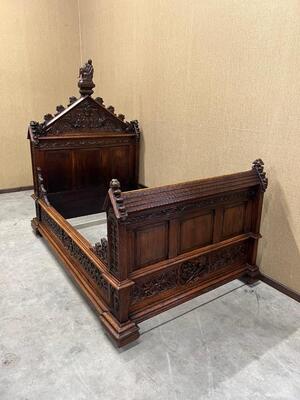 1 Gothic - Style Bed