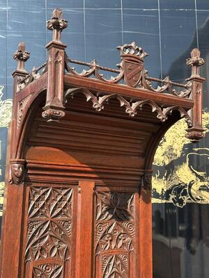 1 Gothic - Style Bishop Seat