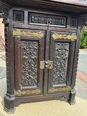 Cabinet style Gothic - Style en Wood / Glass / Brass / Bronze, France 19 th century